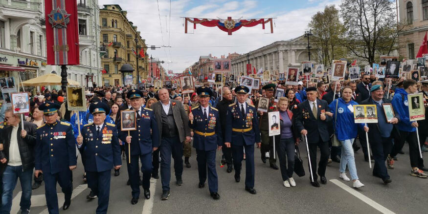 Шествие бессмертного полка в петербурге