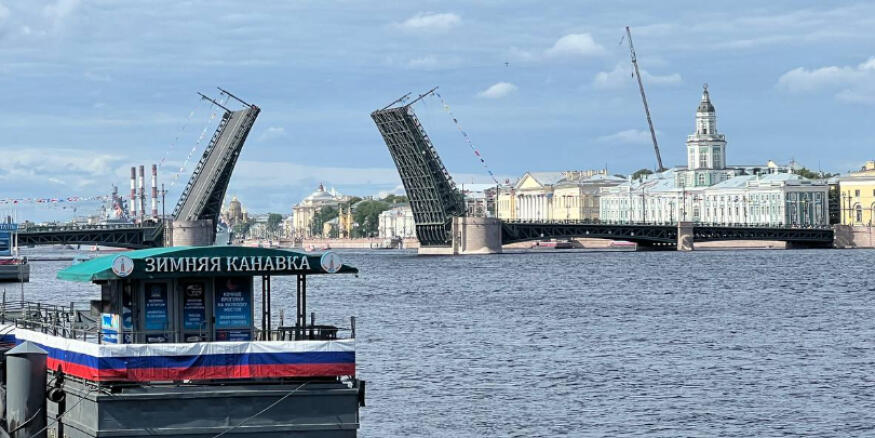 Как строили мосты через неву