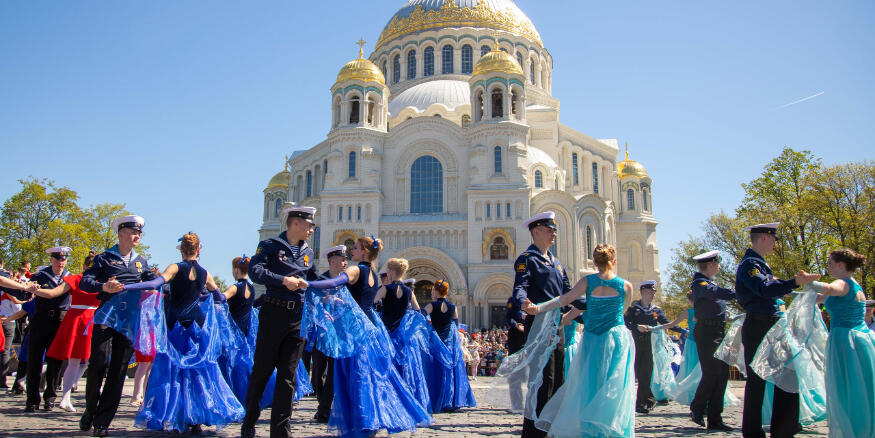 Утверждён герб Кронштадта