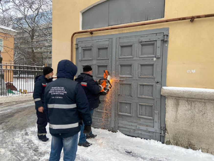 Около 2. Незаконно. Выборгский архив. Архив Выборг. Освободят.