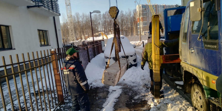 Освобождение земельного участка. Незаконная парковка.